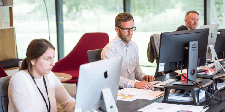 Why More Businesses Are Choosing a Managed IT Solutions Provider in 2025