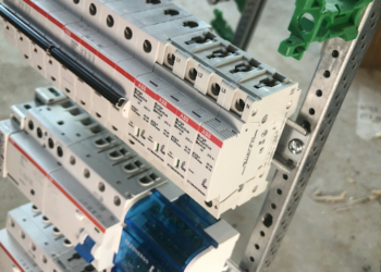 How Electrical Equipment Suppliers Help Industrial Facilities Improve Efficiency and Operational Reliability